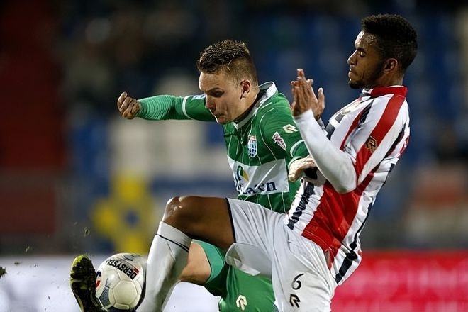 了足球的魅 了足球的魅