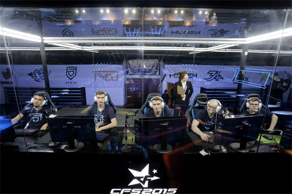 是吸引人们 是吸引人们