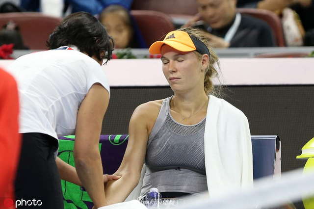 她迅速调整 她迅速调整